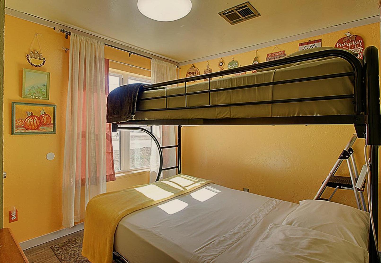 Ez 1 Mile To Fort Sill! Pumpkin Cottage Sleeps 9, Grills, Firepit, Laundry Lawton Exterior photo